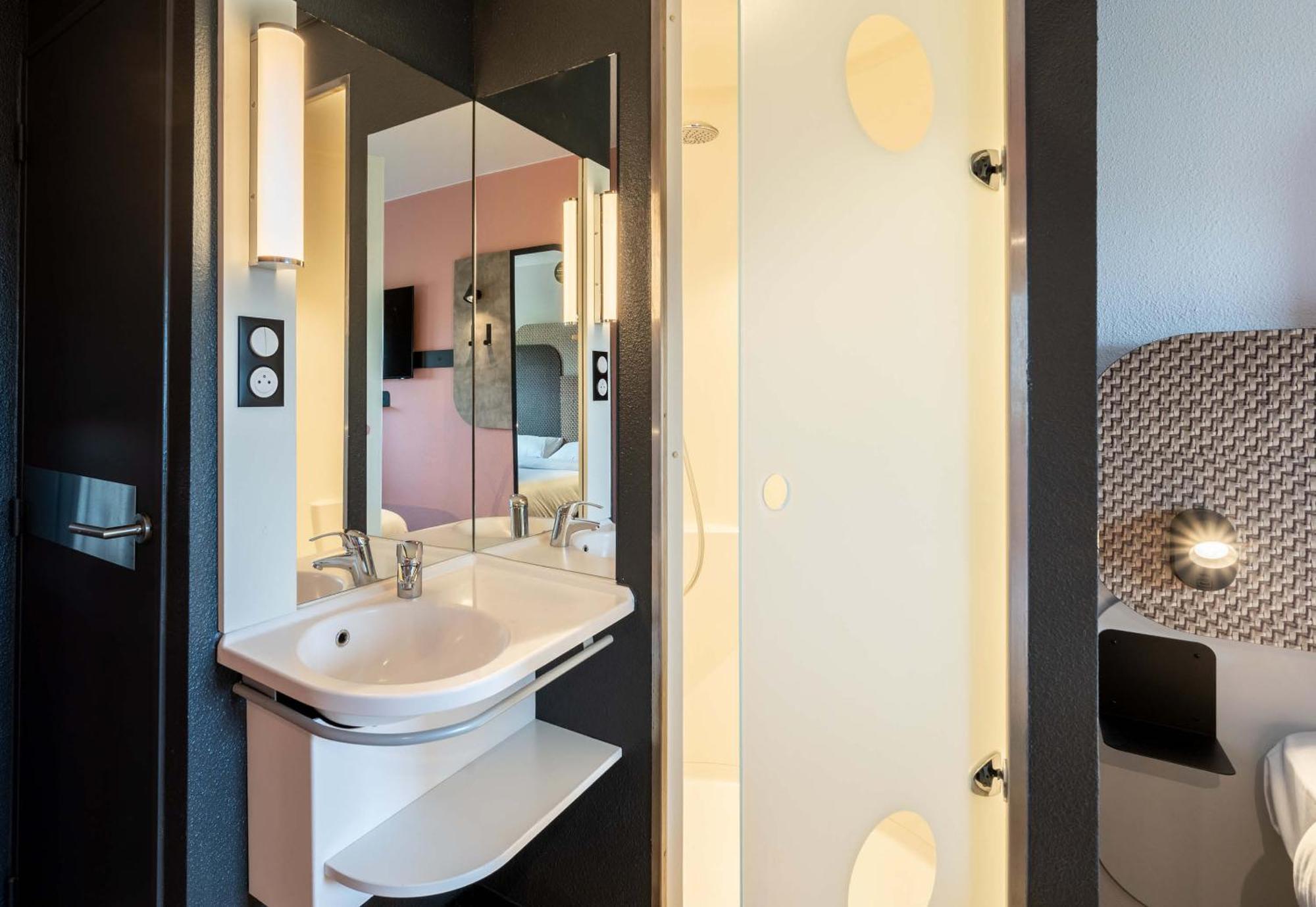 B&B Hotel Calais Terminal Cite Europe 2 Etoiles Coquelles Dış mekan fotoğraf